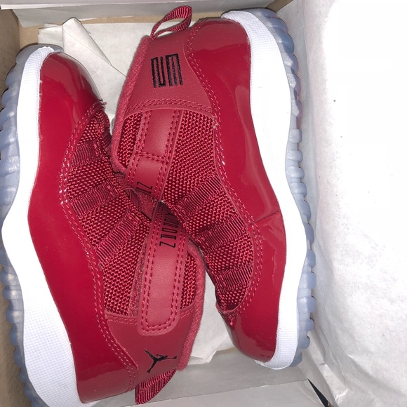 michael jordan patent leather shoes